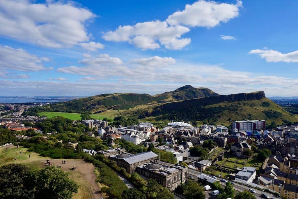Abercorn Semi-detached House Holiday home Edinburgh