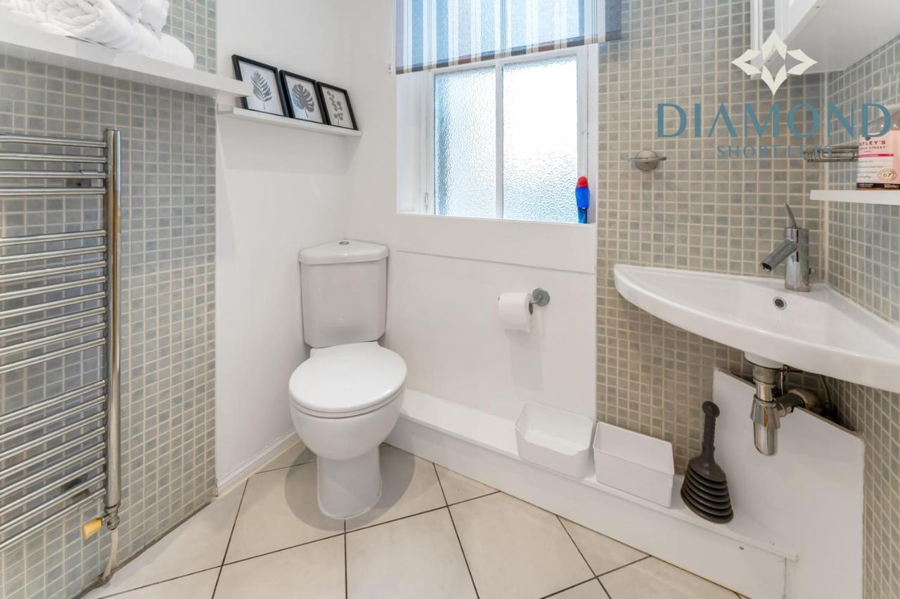 1 Bed Apartment, Royal Mile - Diamond Short Lets Apartment EDI
