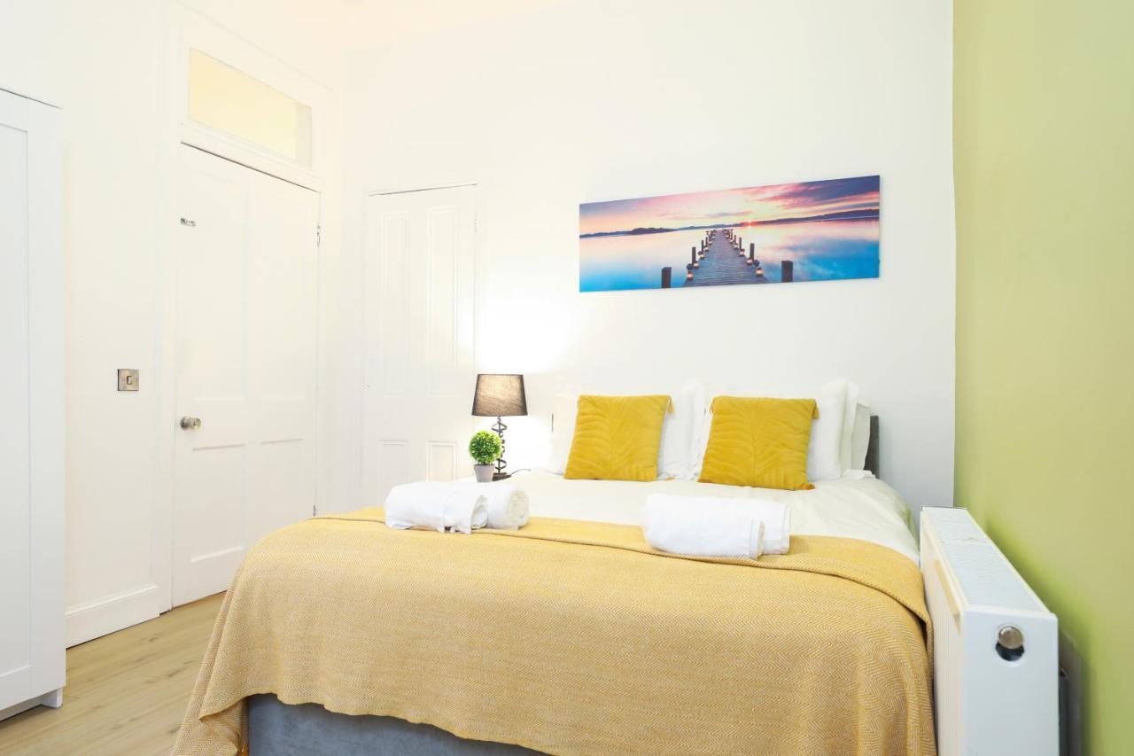 Gorgeous In Excellent Location - - Five Star Amenities EDI