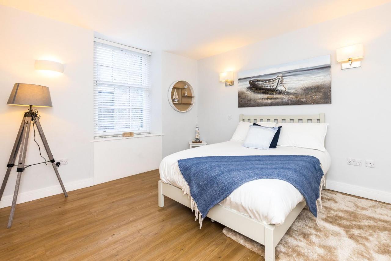 Luxury Modern 3 Bedroom In Centre
