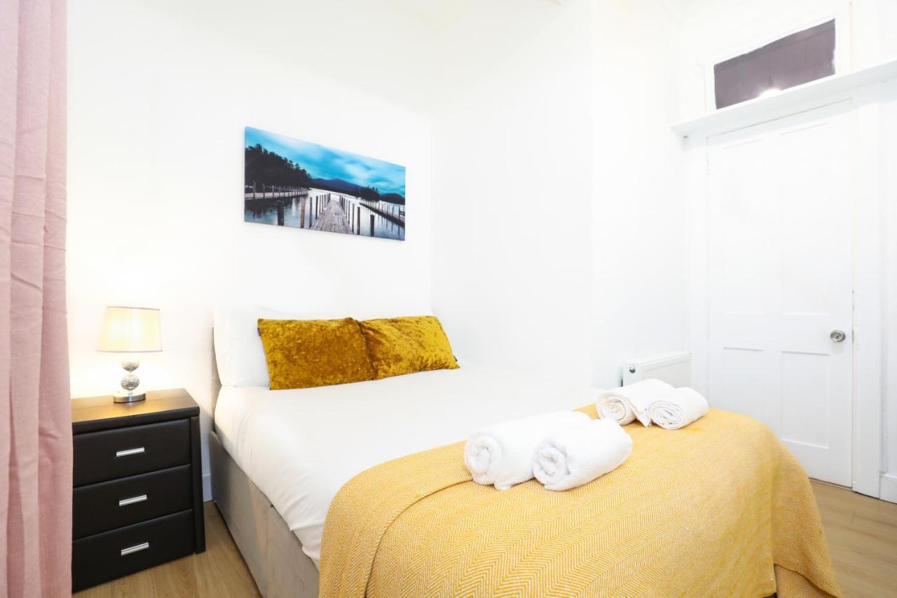Gorgeous In Excellent Location - - Five Star Amenities EDI