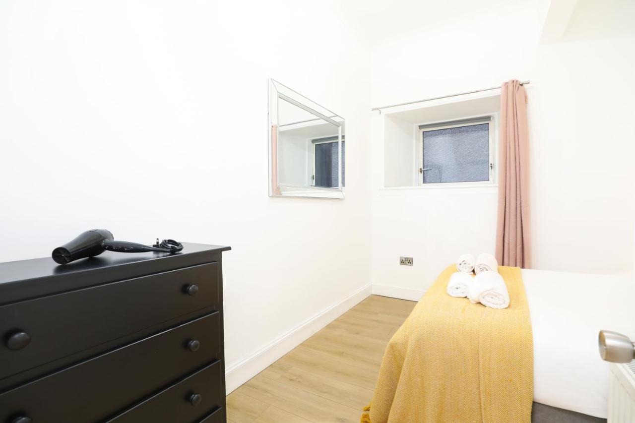 Gorgeous In Excellent Location - - Five Star Amenities Gasthof