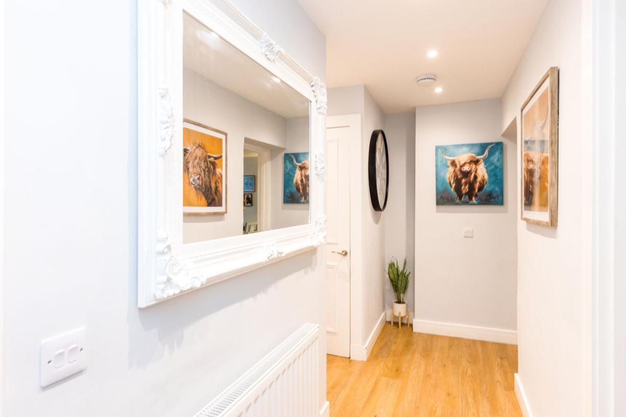 Apartment Luxury Modern 3 Bedroom In Centre *