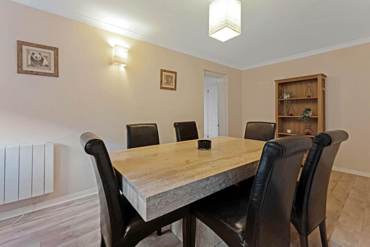 Apartment Elegant & Unique Getaway - Spacious 3 Bedroom, 2 Bathroom Centre - Free Allocated Parking. Edinburgh