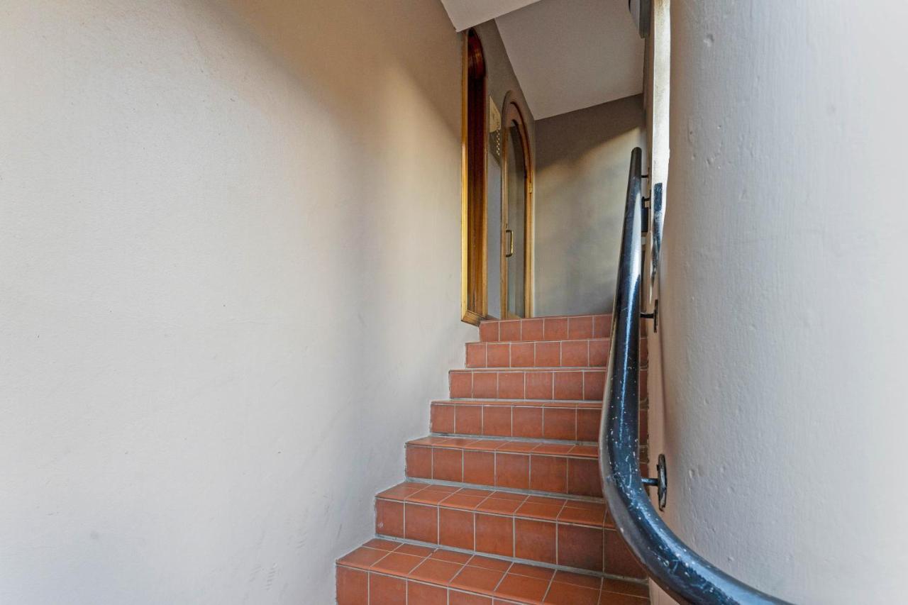 Elegant & Unique Getaway - Spacious 3 Bedroom, 2 Bathroom Centre - Free Allocated Parking.
