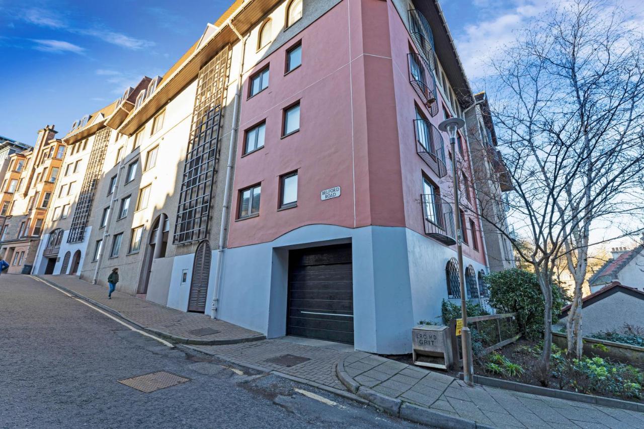 Apartment Elegant & Unique Getaway - Spacious 3 Bedroom, 2 Bathroom Centre - Free Allocated Parking.