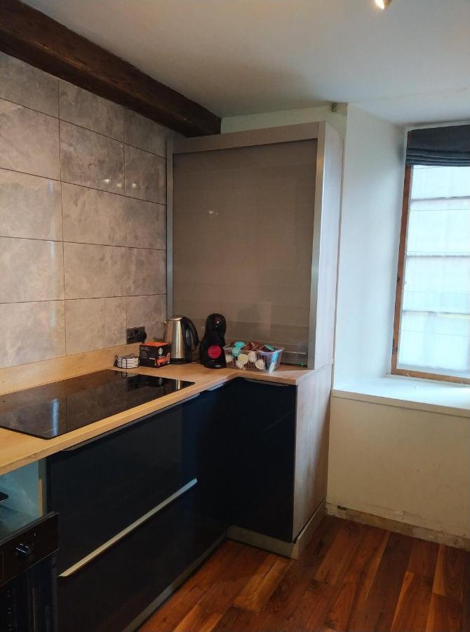 Lovely 2 Bedroom B-listed Converted Whisky Bond * Edinburgh