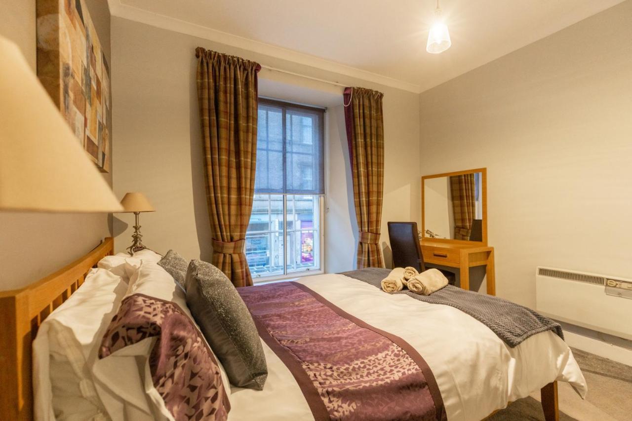 Two Bedroom Within Walking Distance To Centre Apartment