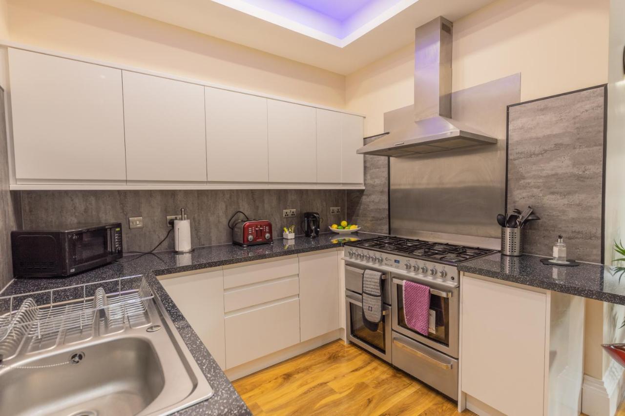 Apartment New 3-bedroom Close To Centre *
