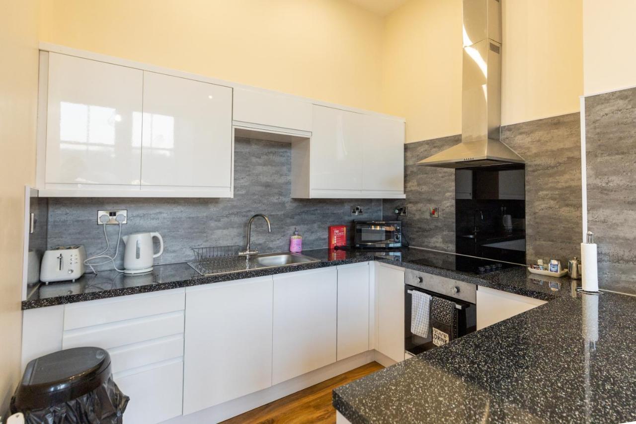 New 2 Bed With Stunning Views Of Arthur Seat Mountain Edinburgh