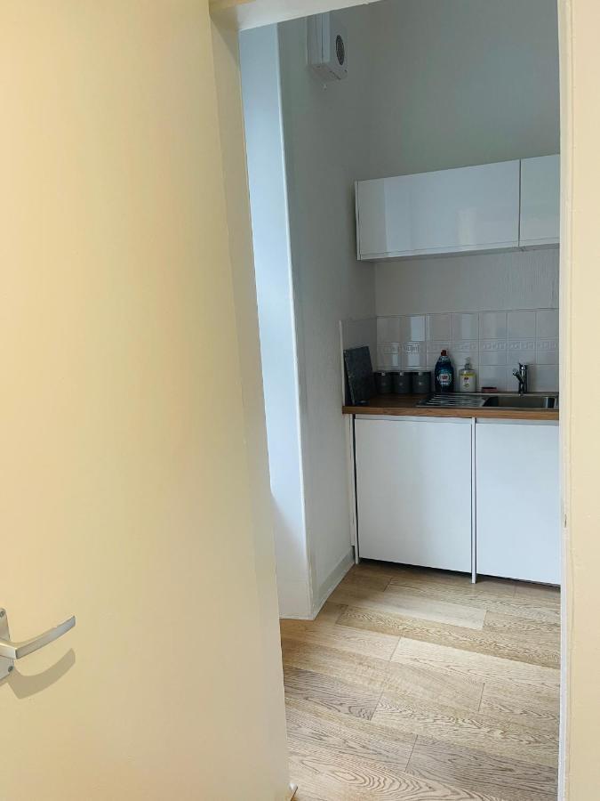 Ground Floor 1 Bedroom Flat In The Centre Apartment *