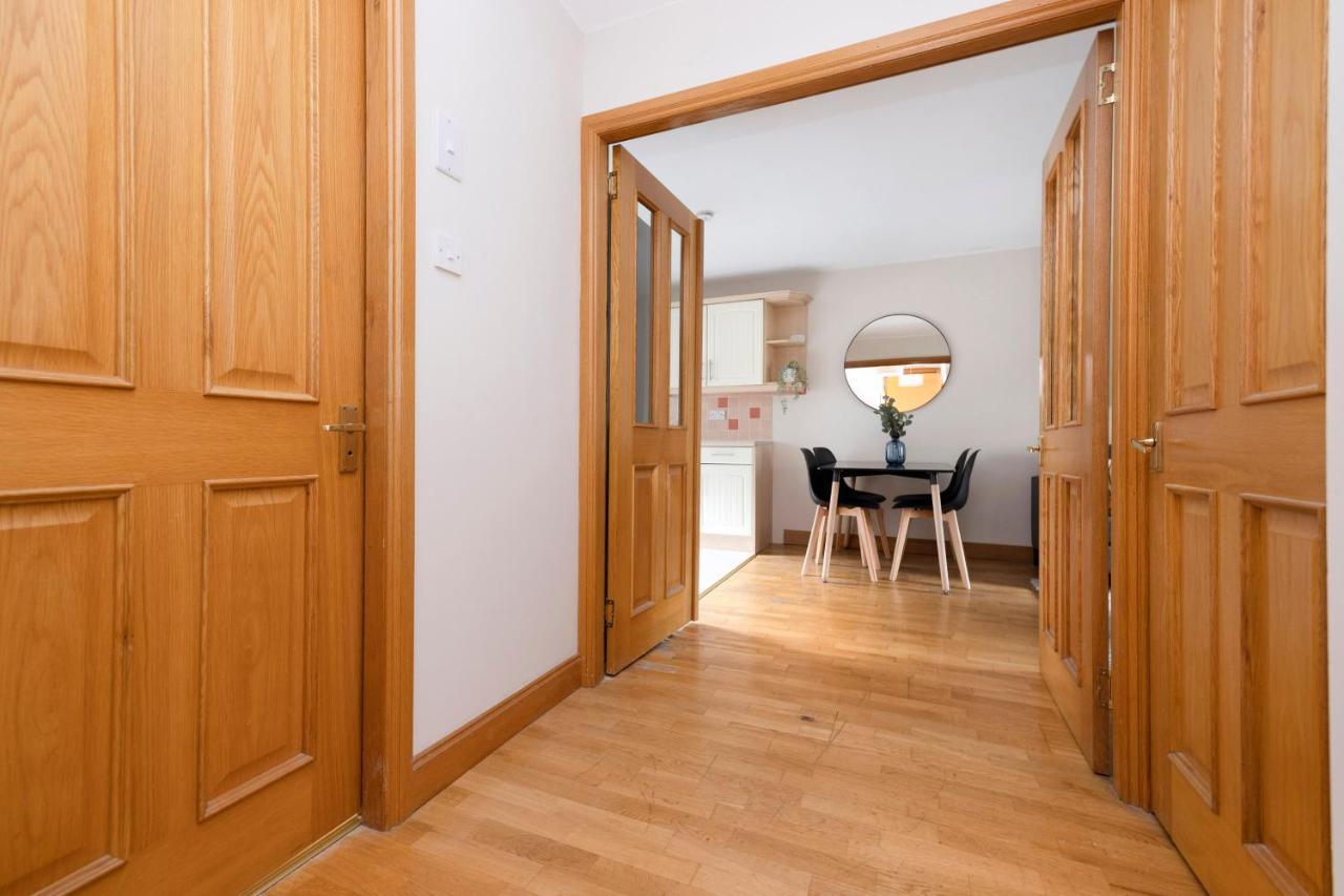 Joivy Bright And Cosy Flat Near The Scotland Gallery Edinburgh