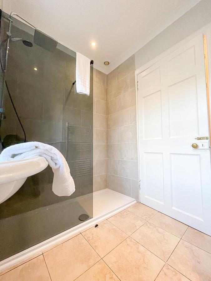 Sophisticated 3br With Garden, Quiet New Town Lane