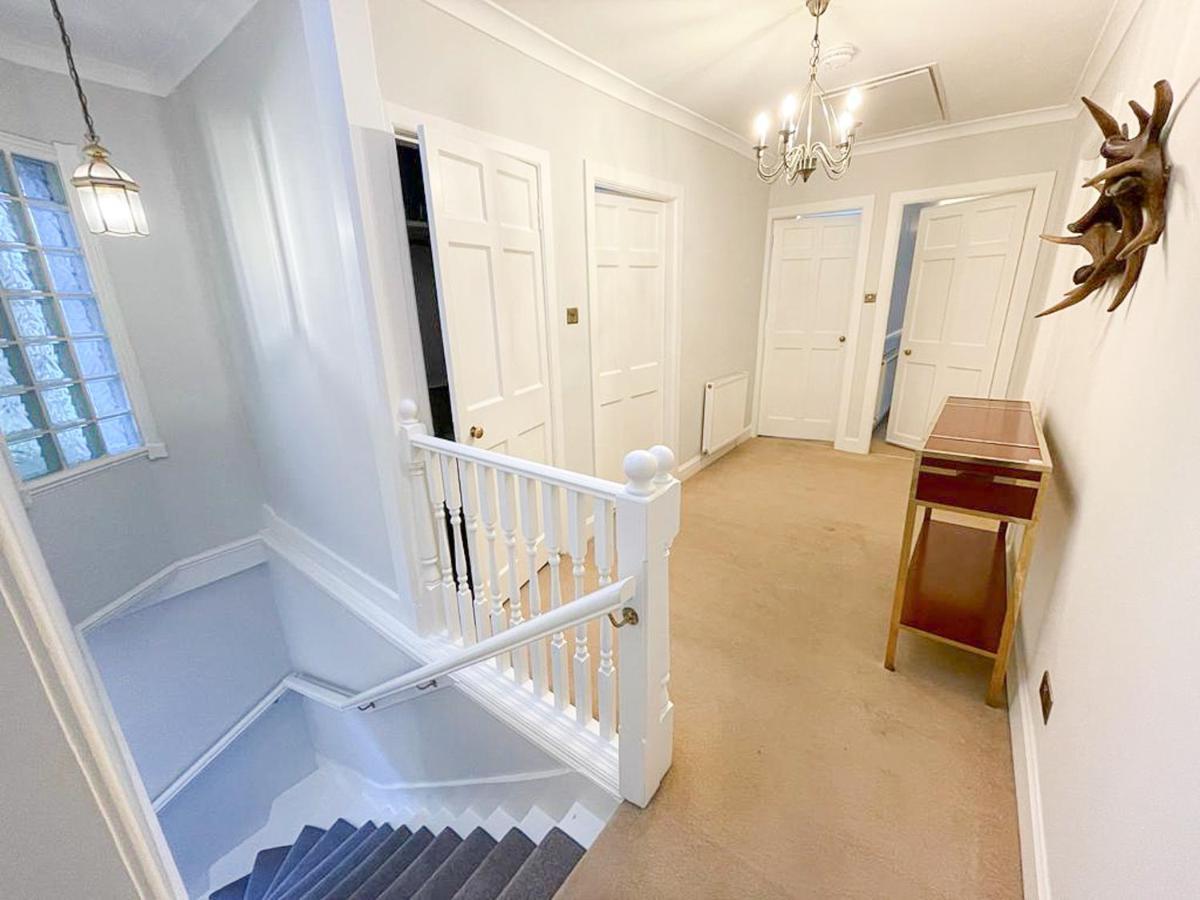 Apartment Sophisticated 3br With Garden, Quiet New Town Lane