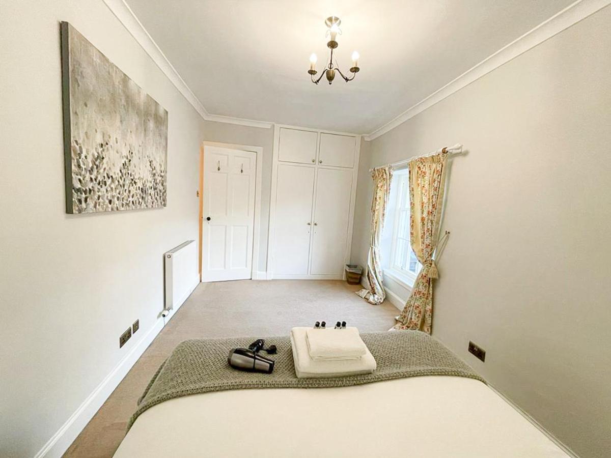 Sophisticated 3br With Garden, Quiet New Town Lane * EDI