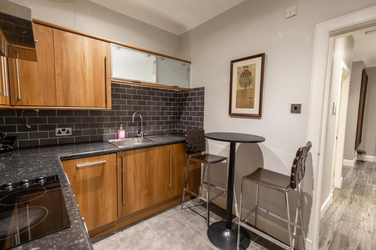 Two Bedroom Within Walking Distance To Centre * Edinburgh