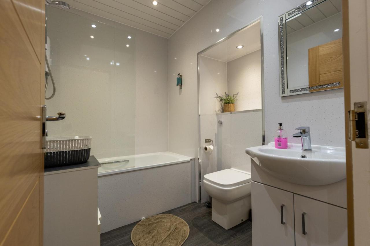 New 3-bedroom Close To Centre *
