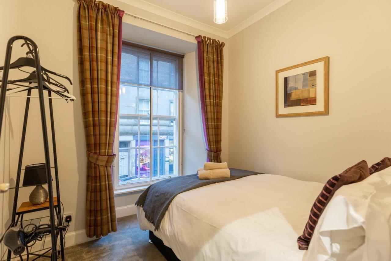 Two Bedroom Within Walking Distance To Centre Edinburgh