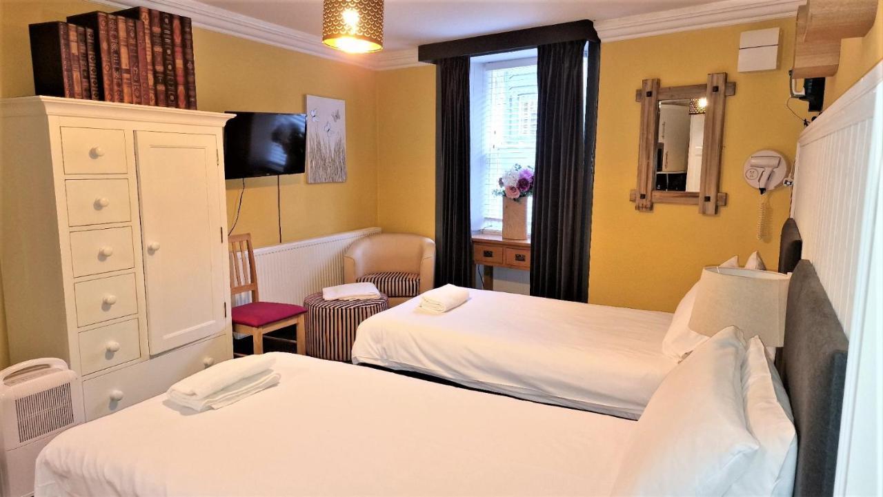 48 Gilmore Place Residences Guest house
