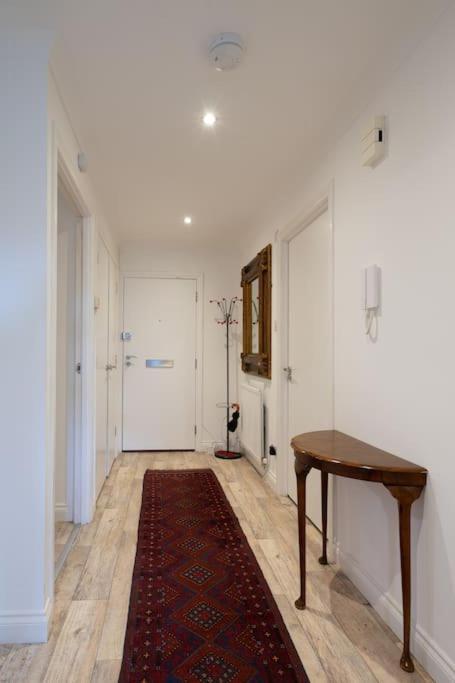 Pilrig Flat: A Lovely 5-bed With A Lift Edinburgh