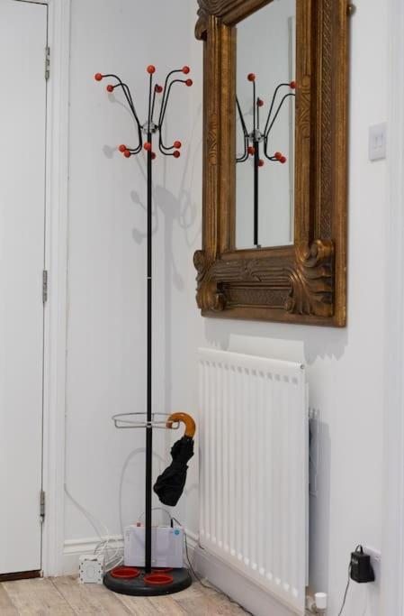 Pilrig Flat: A Lovely 5-bed With A Lift * Edinburgh