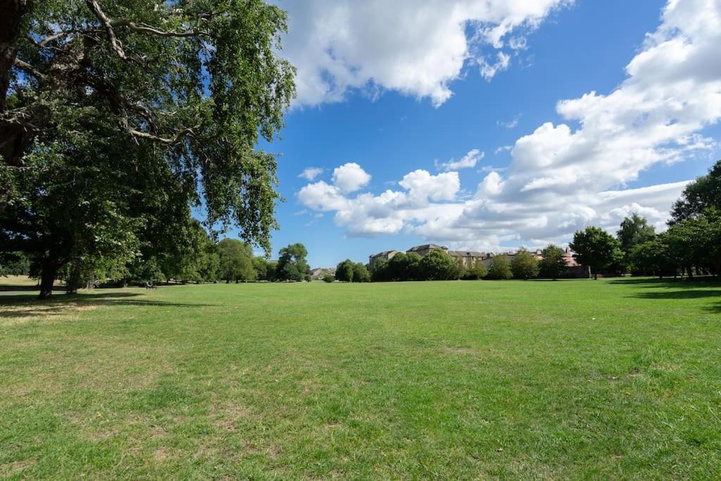 Pilrig Flat: A Lovely 5-bed With A Lift Apartment