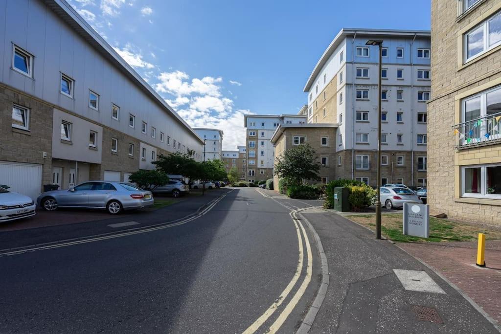 Pilrig Flat: A Lovely 5-bed With A Lift Apartment *