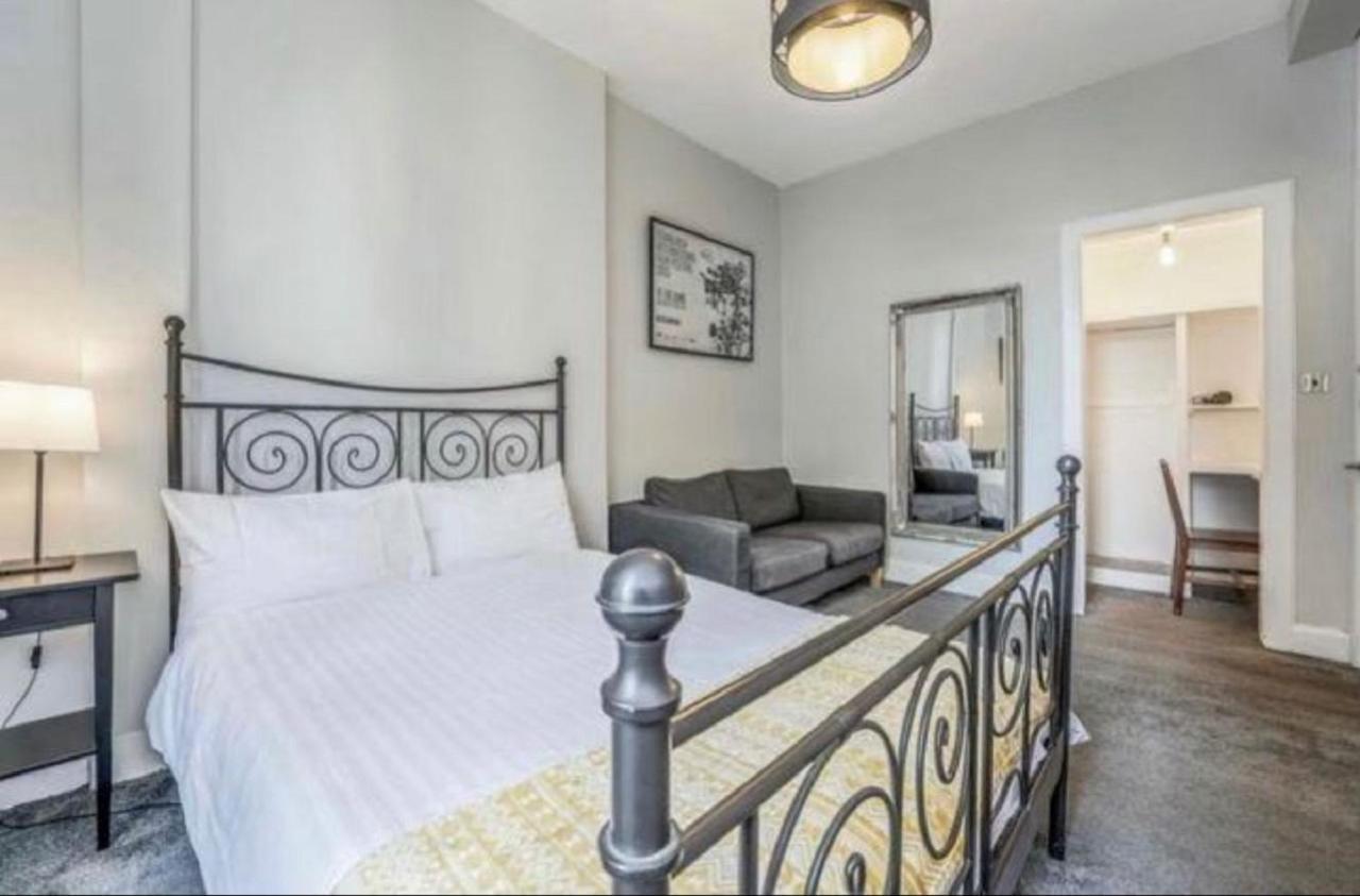 Spacious & Comfortable 3 Bedroom - Near Centre - Free Parking Available - Sleeps Up To 5 Guests Apartment EDI