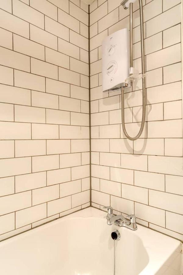 Apartment *amazing Location!*in Heart Of The City. 2br & Cot EDI