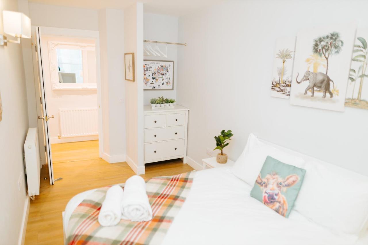 Luxury Modern 3 Bedroom In Centre Apartment