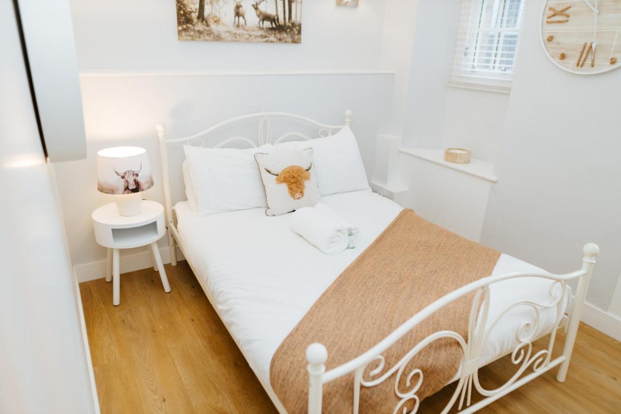 Apartment Luxury Modern 3 Bedroom In Centre *