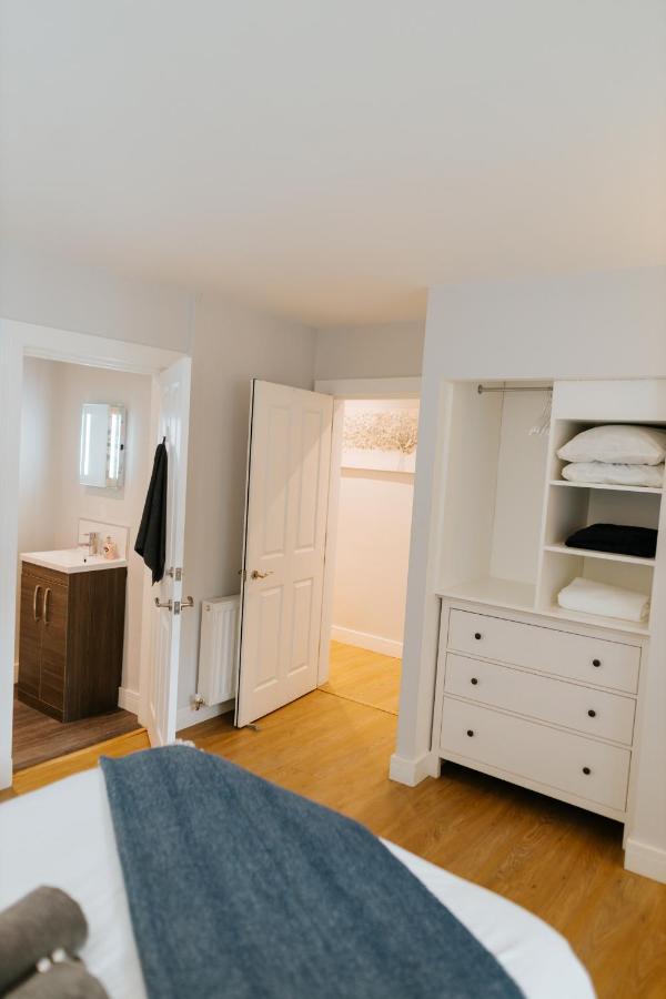 Luxury Modern 3 Bedroom In Centre *
