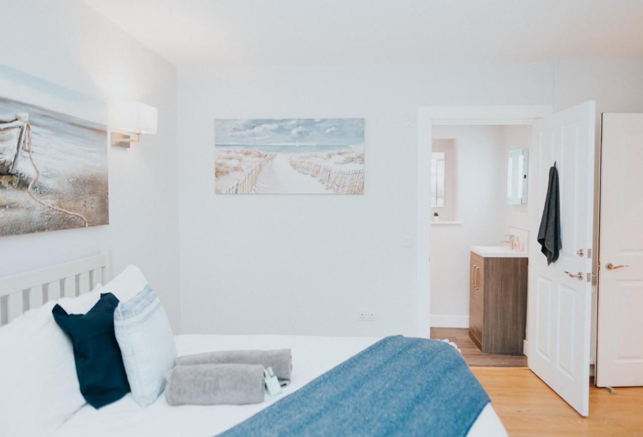 Luxury Modern 3 Bedroom In Centre Apartment *