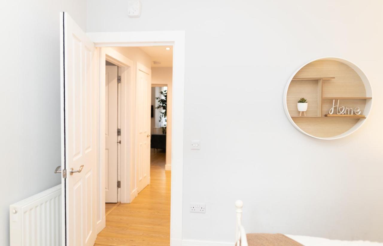 Luxury Modern 3 Bedroom In Centre *