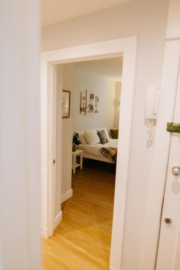 Luxury Modern 3 Bedroom In Centre *