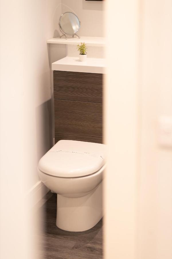 Luxury Modern 3 Bedroom In Centre Apartment