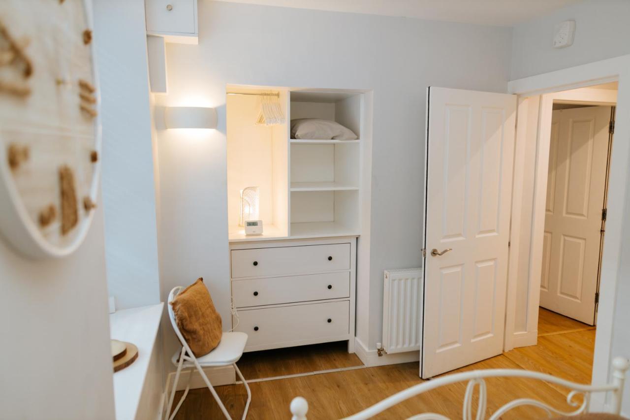 Luxury Modern 3 Bedroom In Centre Apartment *