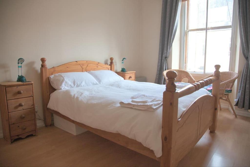 Cosy N Comfy Flat In Historic Heart Of Edinburgh