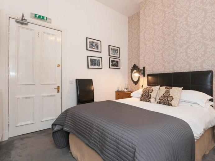 Fraoch House 4* Edinburgh