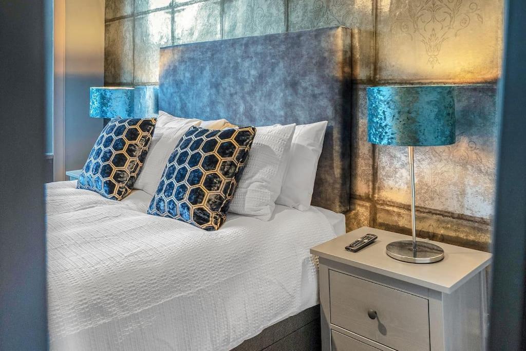 Apartment Boutique Modern Royal Mile Sleeps 4 Edinburgh