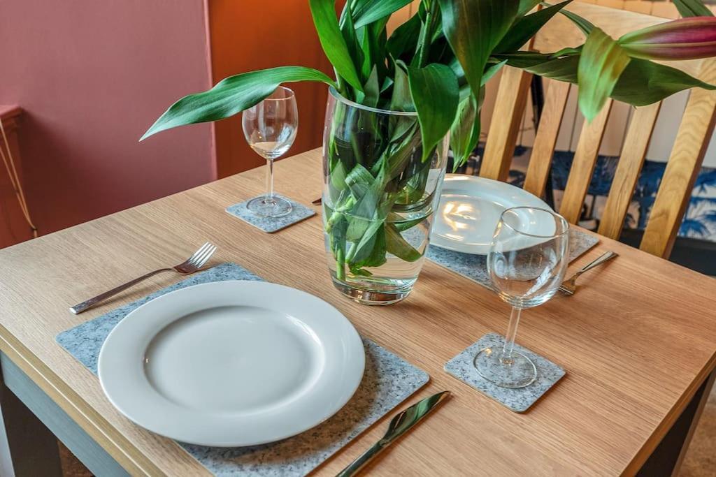 Boutique Modern Royal Mile Sleeps 4 Apartment *