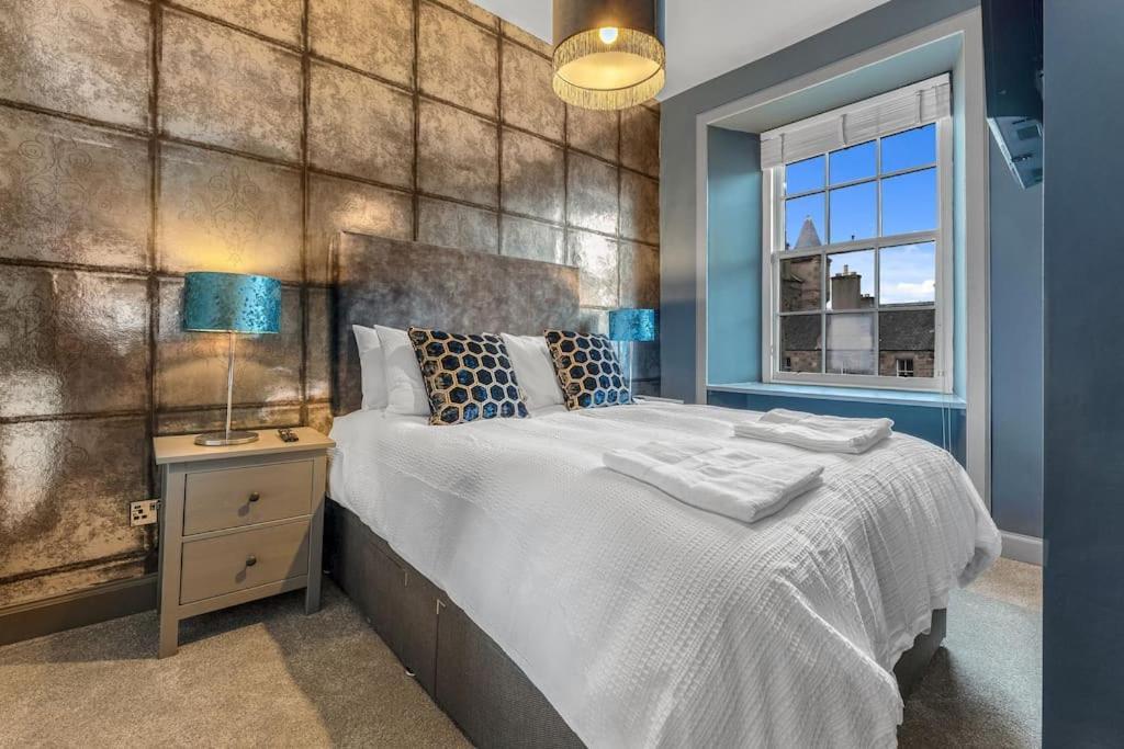 Boutique Modern Royal Mile Sleeps 4 Apartment Edinburgh