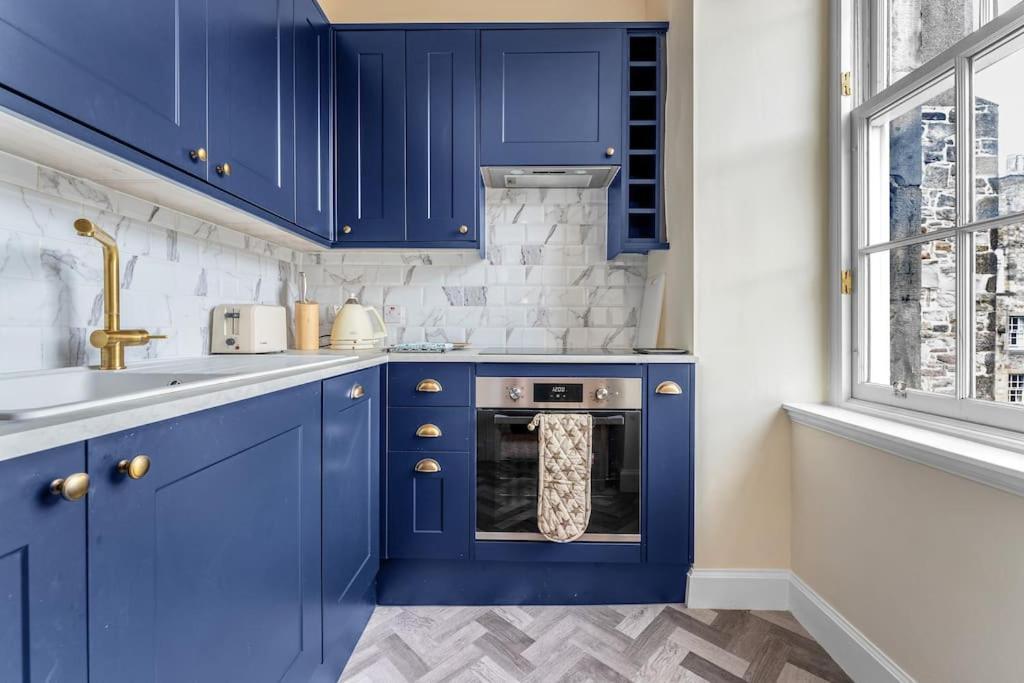 Boutique Modern Royal Mile Sleeps 4 Apartment Edinburgh