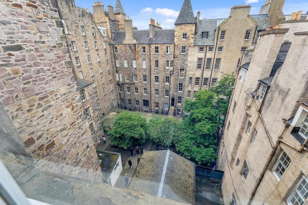 Boutique Modern Royal Mile Sleeps 4 Apartment