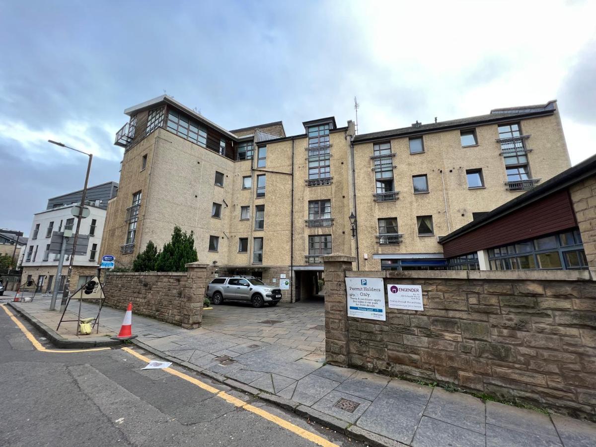 Old Town, Free Parking, Outlander Experience Edinburgh