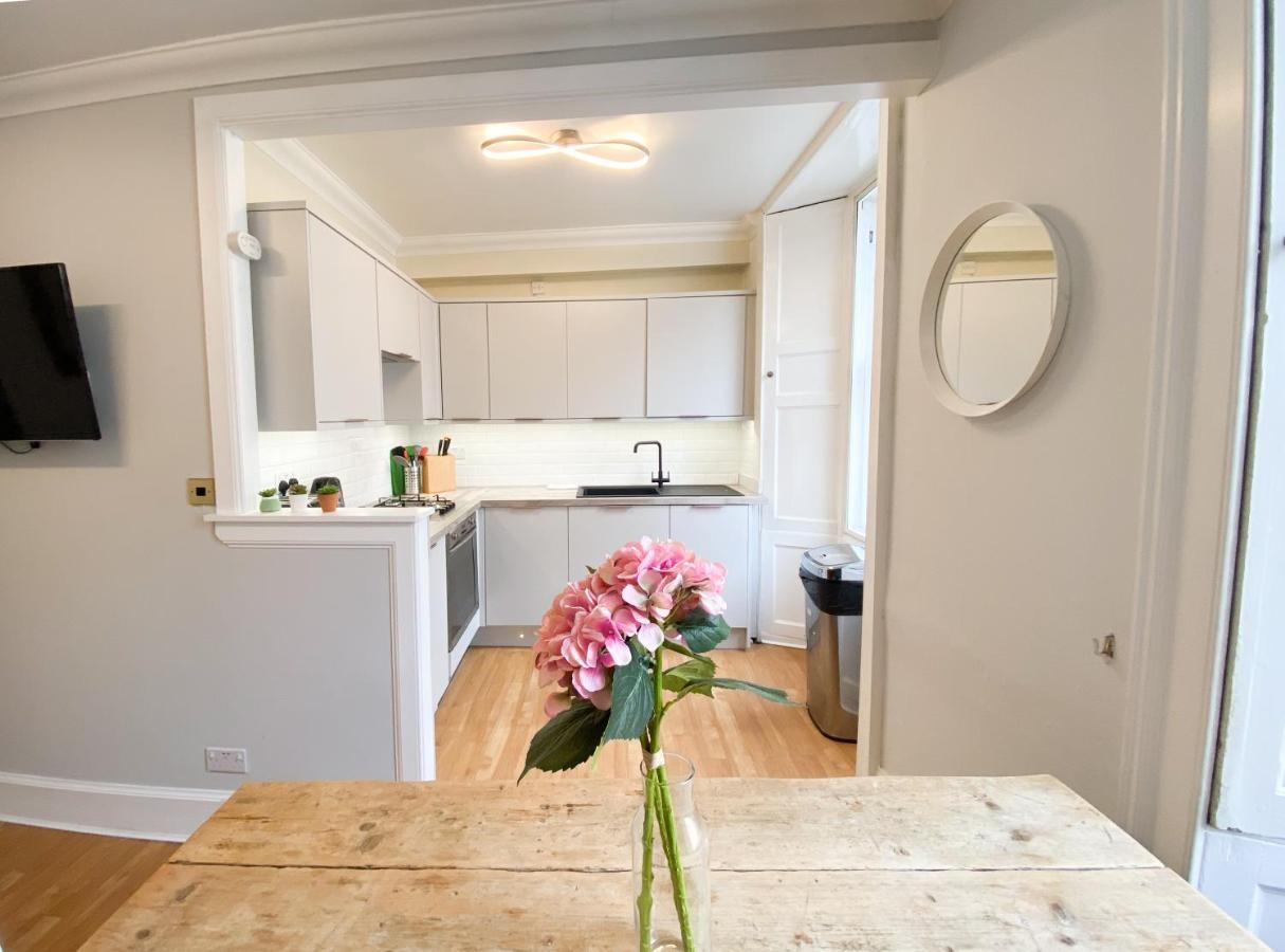 Rose Street's Hidden Treasure- 2bed Newly Refurbished Apartment EDI