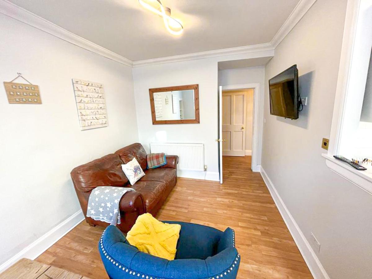 Rose Street's Hidden Treasure- 2bed Newly Refurbished Apartment *