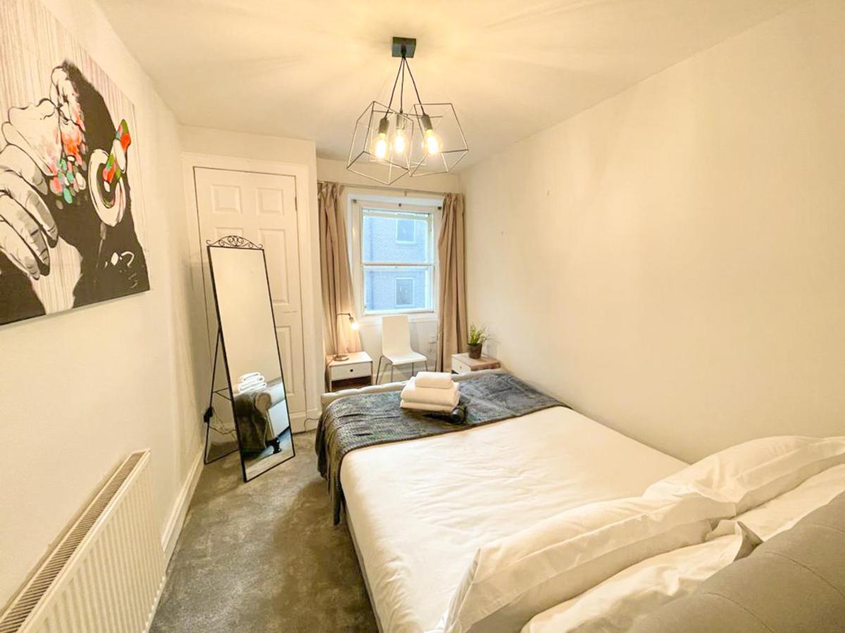 Rose Street's Hidden Treasure- 2bed Newly Refurbished * EDI