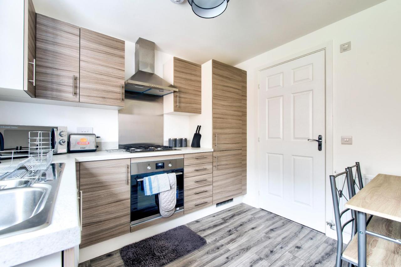 2-bedroom With Private Garden & Parking Ferienhaus *
