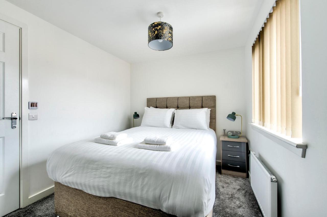 2-bedroom With Private Garden & Parking Ferienhaus *